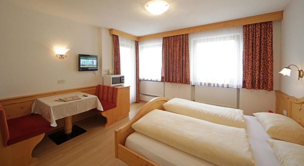 Apartments Lasteis Ла-Вілла Екстер'єр фото