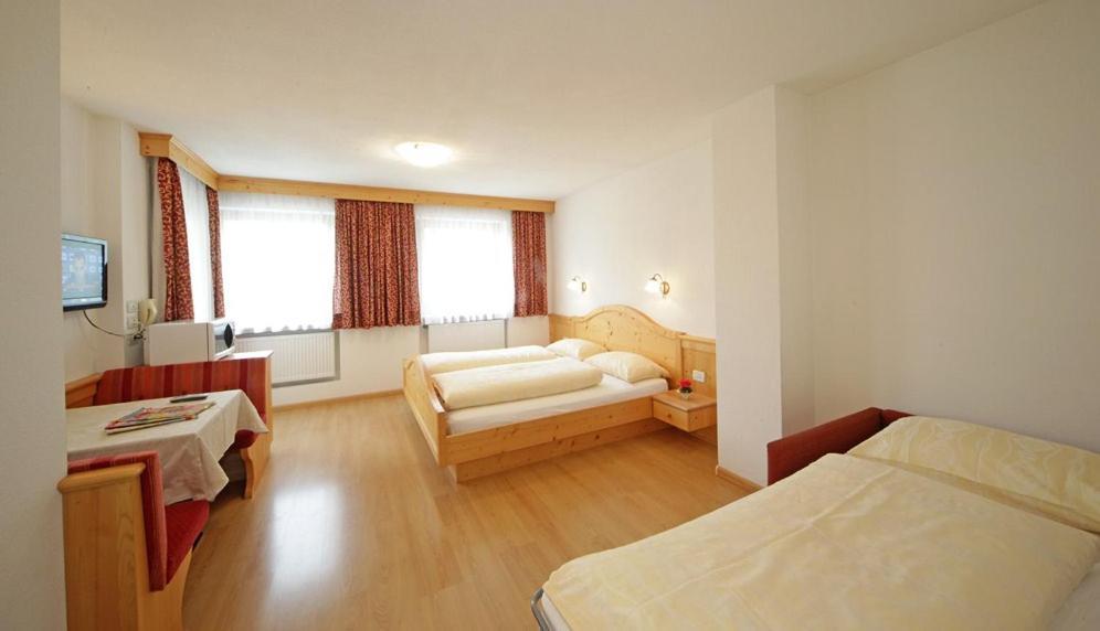 Apartments Lasteis Ла-Вілла Екстер'єр фото